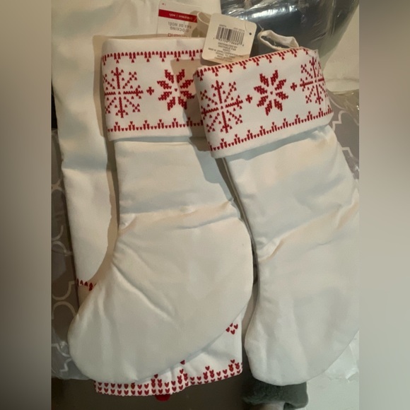 NEW! THE CHRISTMAS ASHLAND, Tree Skirt and 2 Matching Stockings Set - Picture 2 of 5